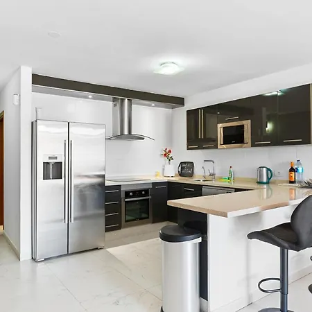 Neptuno Pool And Private Access דירה *