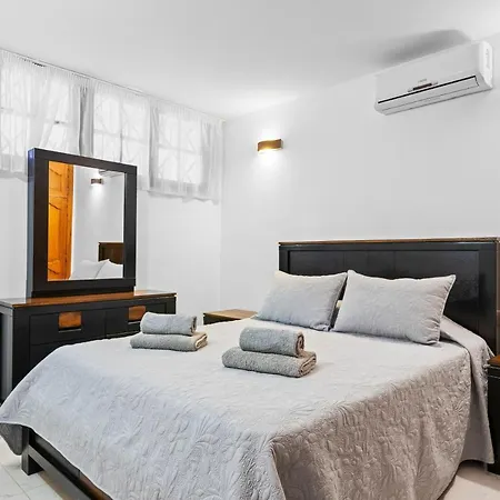 Neptuno Pool And Private Access Daire