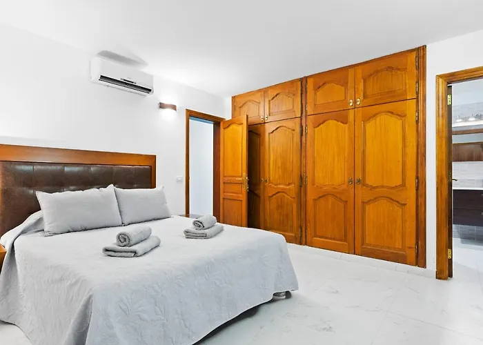 Neptuno Pool&beach Private Access Puerto de Santiago (Tenerife)