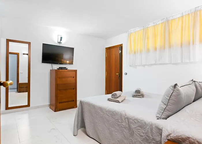 Neptuno Pool&beach Private Access Puerto de Santiago (Tenerife)